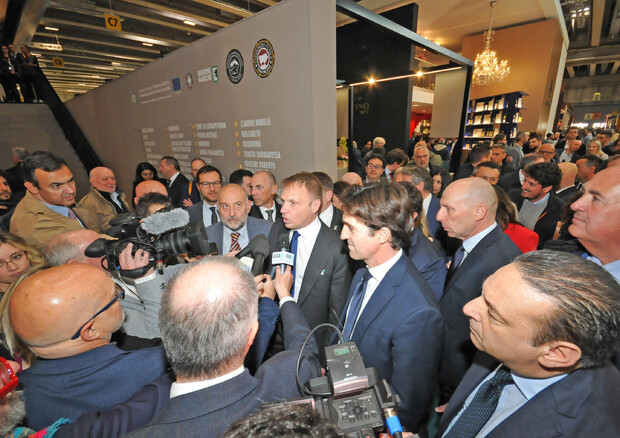 Vinitaly: Lollobrigida, valorizza sistema Italia © ANSA