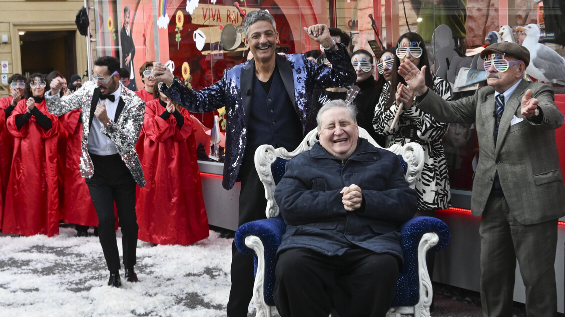 A Sanremo nasce il  'balconcino Vincenzo Mollica ' - RIPRODUZIONE RISERVATA