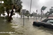 Helene sulla Florida, l'uragano diventa tempesta tropicale