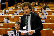 Il consigliere comunale di Varese Matteo Bianchi durante la riunione plenaria del Comitato delle regioni © European Union/ Philippe Buissin