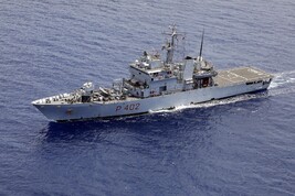 La Nave della Marina Militare LIBRA al largo di Lampedusa