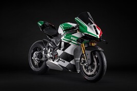 Ducati Panigale V4 Tricolore è tributo a made in Italy