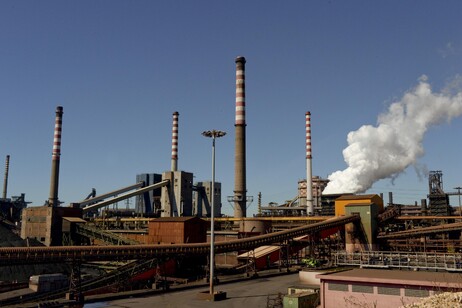 Urso: 'spero di chiudere l'operazione Ilva in un anno'