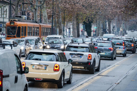 Da mobilità personale a sharing, risparmio di soldi e emissioni