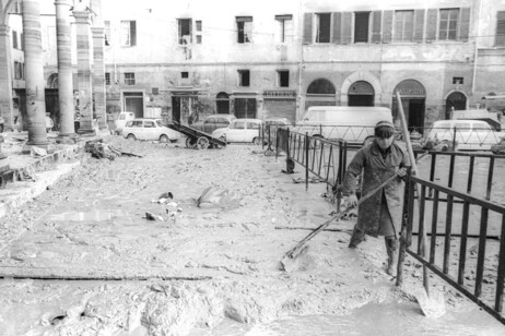 Alluvione Firenze:un Archivio della memoria per angeli del fango