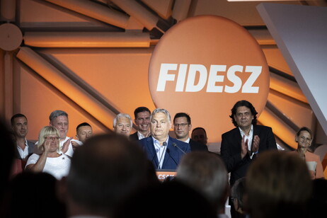 Fidesz protesta contro l'ingresso dei sovranisti rumeni nei conservatori al Parlamento
