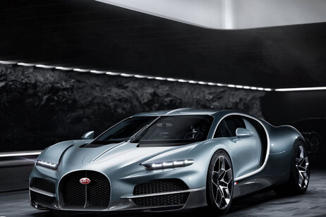 Bugatti Tourbillon: con 1800 CV arriva a 445 km/h