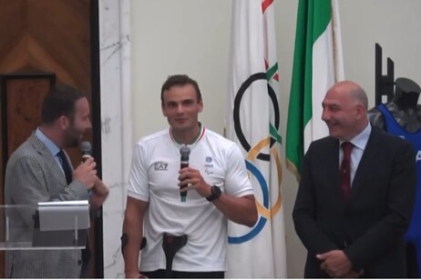 Un momento della cerimonia di presentazione al Coni delle squadre olimpiche e paralimpiche di canottaggio