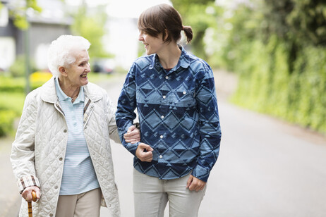 Regioni, 'bene una legge che riconosca il caregiver familiare'