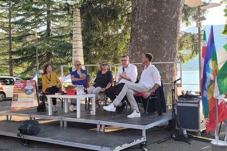 Maurizio Landini alla presentazione del libro di Giulio Cesare Proietti