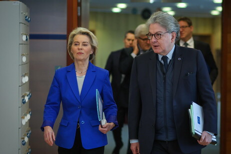 Ursula von der Leyen e Thierry Breton