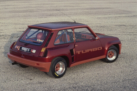 Renault 5 Turbo tra futuro imminente e passato glorioso