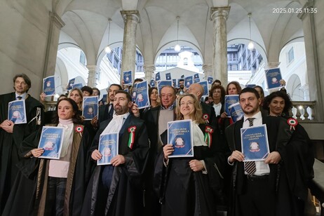 La protesta dei magistrati contro la riforma a Genova