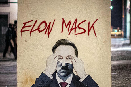 'Elon Mask' nella versione di Evyrein sul muro di Padova