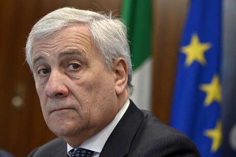 Tajani, singolare l'atteggiamento della Cpi su Almasri