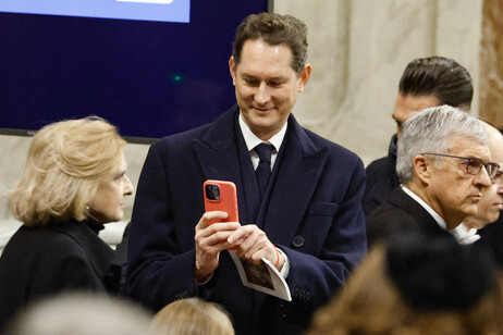 Il presidente di Stellantis, John Elkann