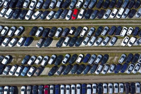 Auto e veicoli commerciali, in calo il noleggio nel 2024