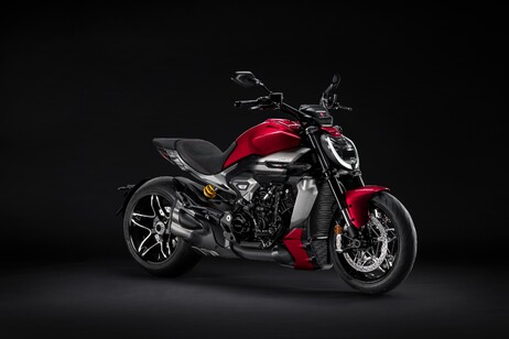 XDiavel V4 è la nuova sport cruiser con ricetta Ducati