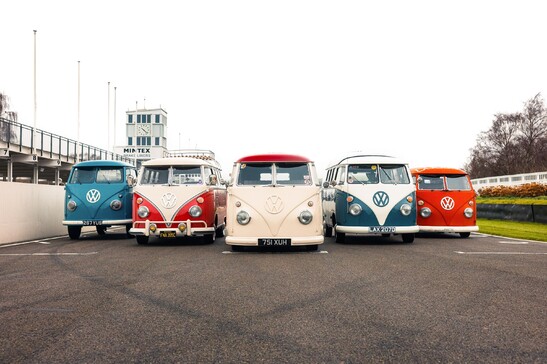 A Goodwood Revival gran parata di 'Volkswagen Bulli'