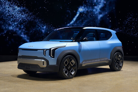 Kia EV Day, svelate EV4, EV2 concept e il furgone PV5