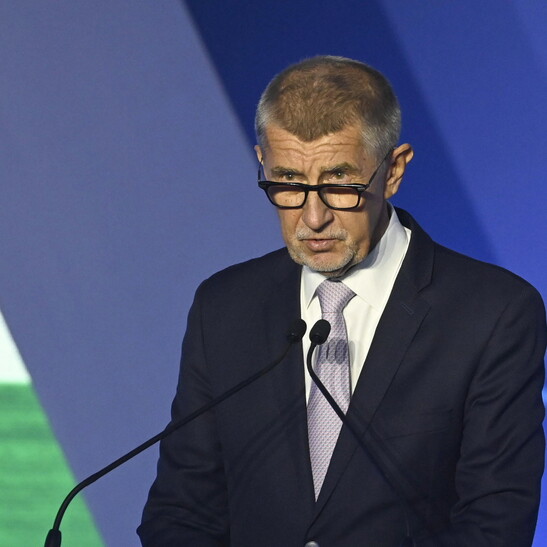 L'ex premier ceco Andrej Babis annuncia il ritiro del suo partito Ano da Renew
