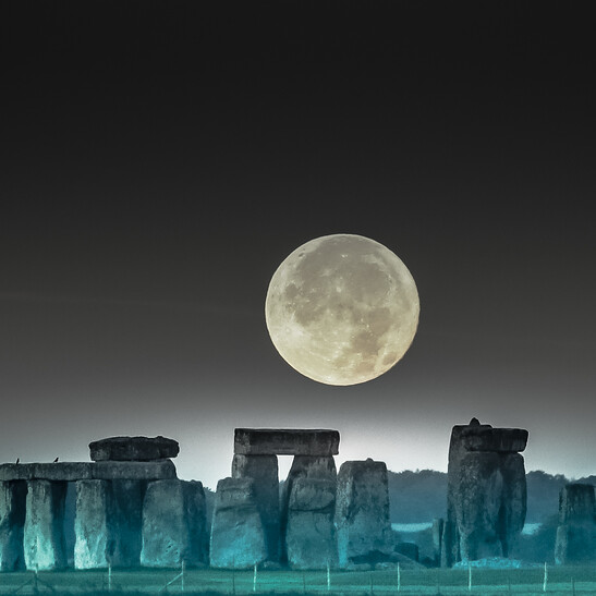 La Luna piena su Stonehenge (fonte: jeffwelch25 d Flickr CC BY 2.0)