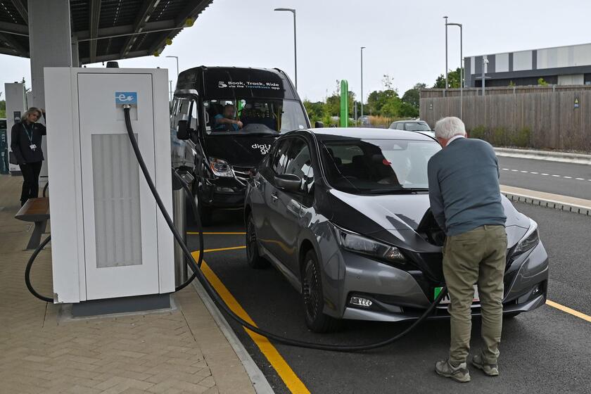 Auto elettrica, elettriche, stazione ricarica, generica, simbolica © ANSA/AFP