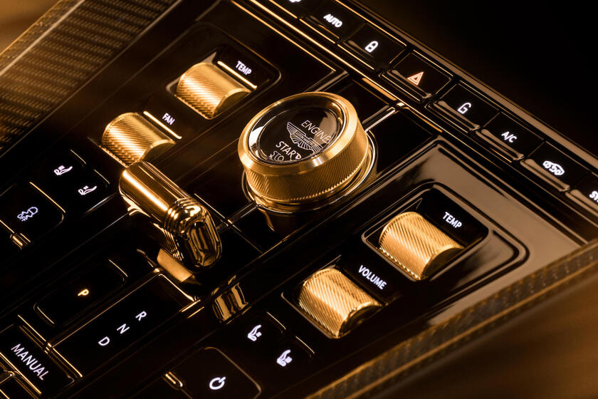 Aston Martin DB12 Goldfinger Edition