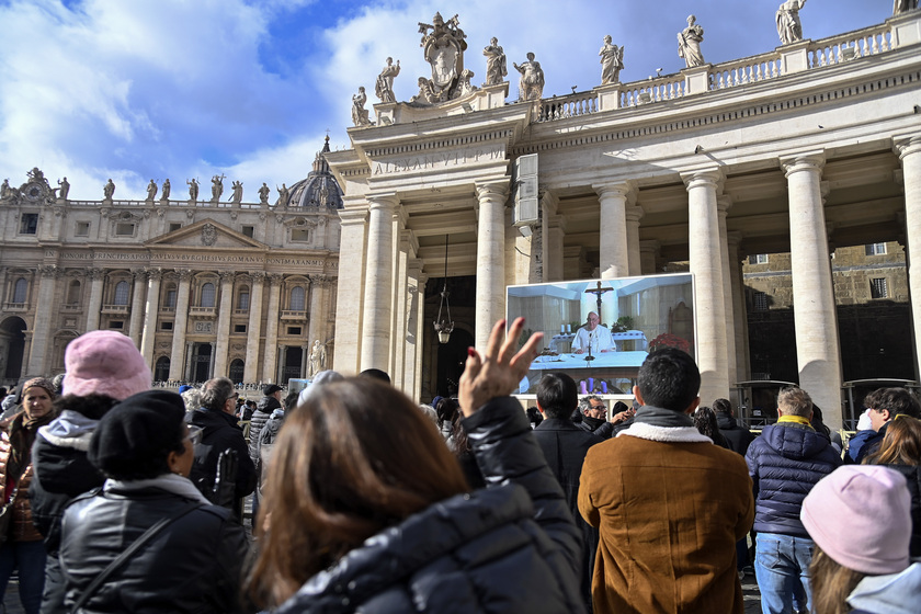 Il Papa, 'a Gaza bambini mitragliati, quanta crudeltà'