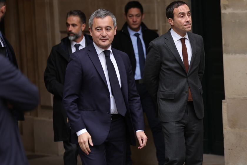 Handover ceremonies after government reshuffle in France 