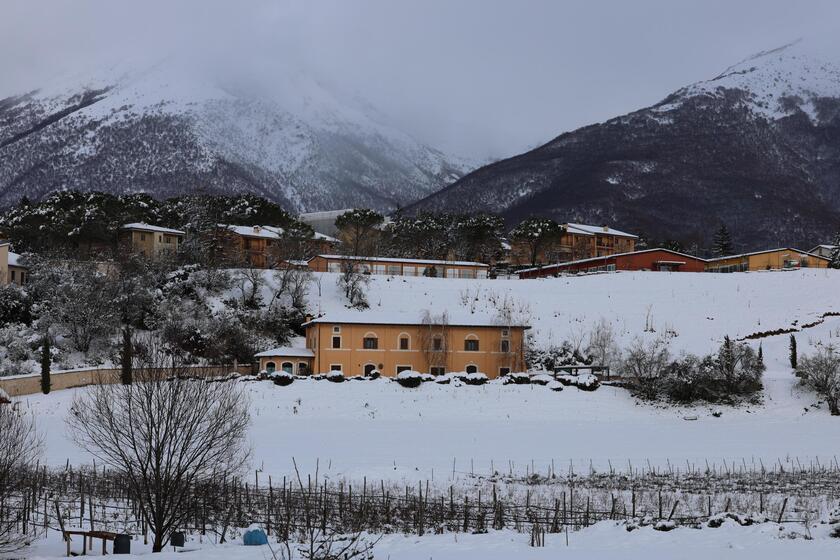 Intensa nevicata sull'Appennino, freddo intenso a Norcia