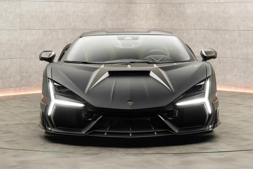 Lamborghini Revuelto sale a 1070 CV con la cura Mansory