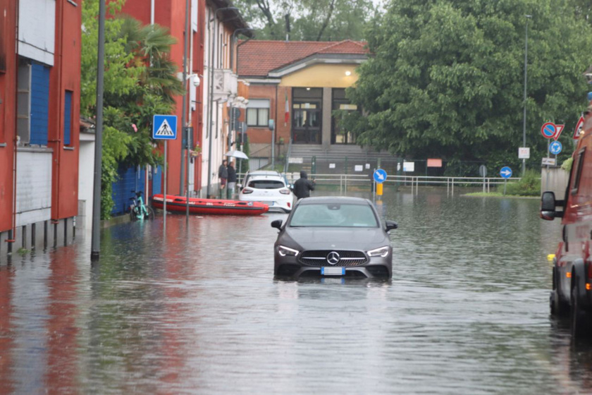 A Milano fiume Lambro a livelli moto alti per intensa pioggia