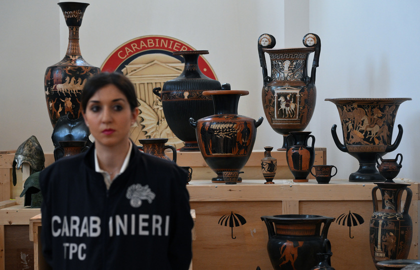 Carabinieri riportano in Italia 600 opere d'arte Usa