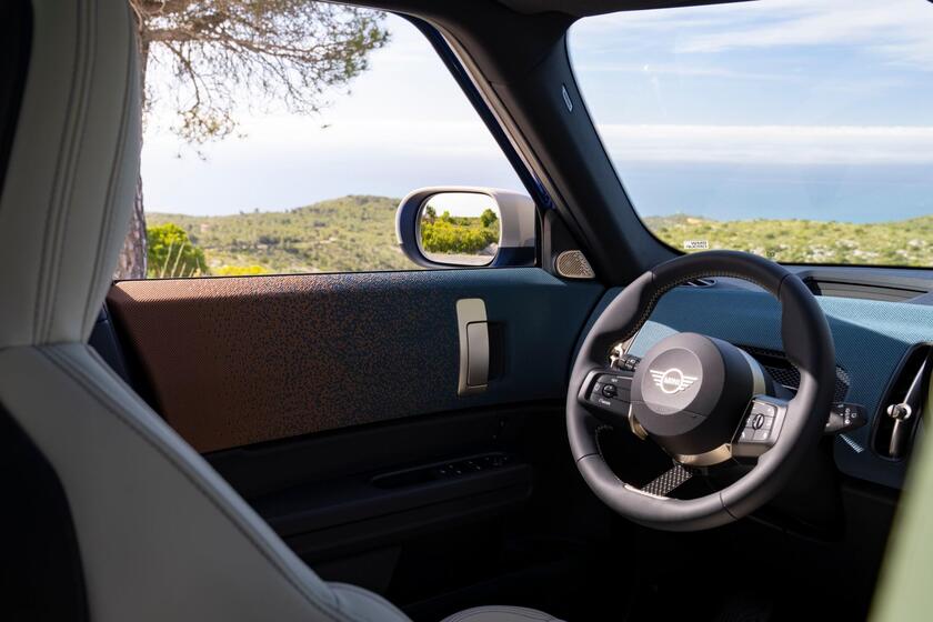 Nuova Mini Countryman E Favoured Trim