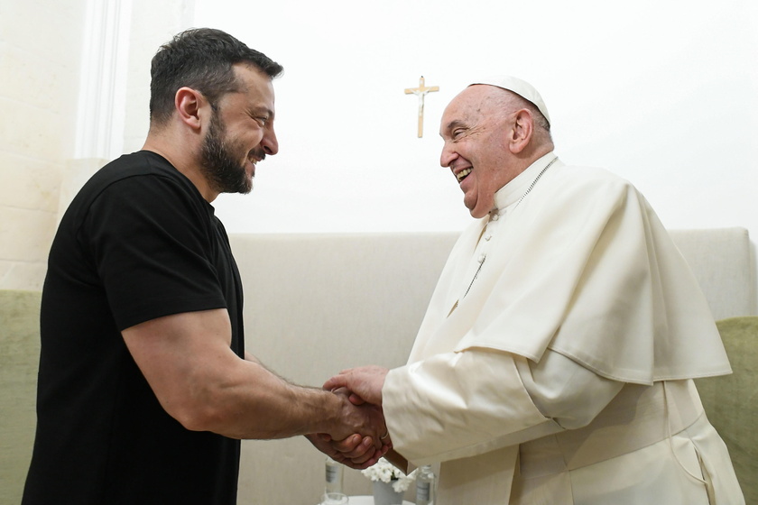 Zelensky thanks pope for prayers for peace (4)