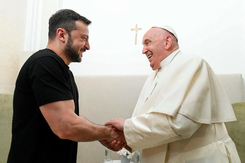 Il Papa al G7 incontra Zelensky