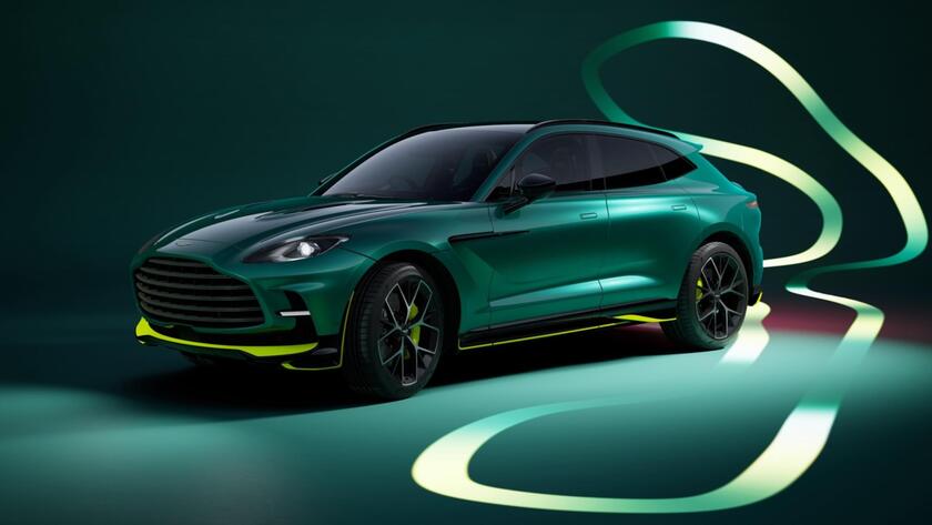 Nuovo Aston Martin DBX707 AMR24