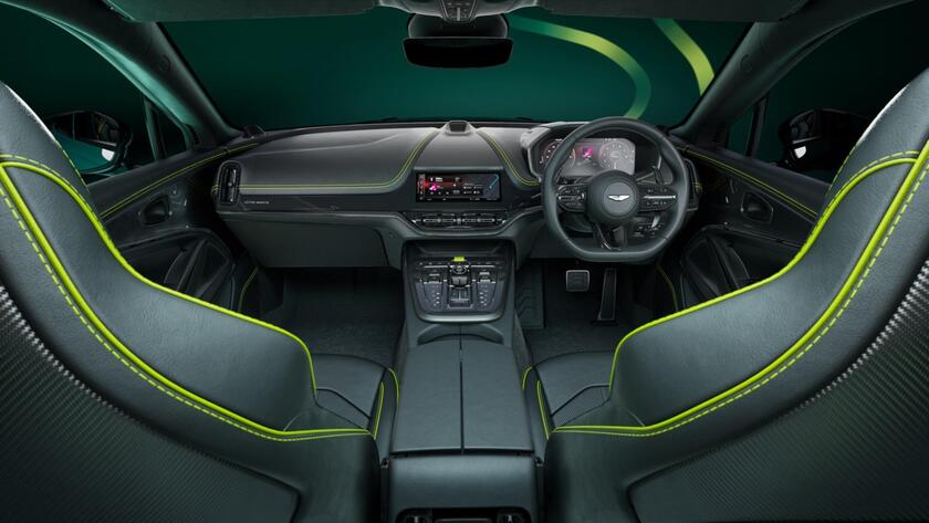 Nuovo Aston Martin DBX707 AMR24