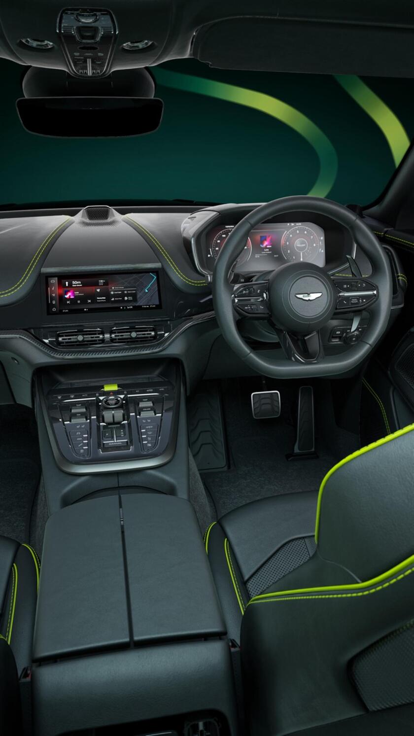 Nuovo Aston Martin DBX707 AMR24