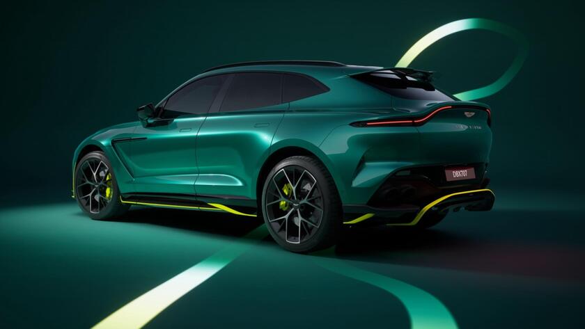 Nuovo Aston Martin DBX707 AMR24