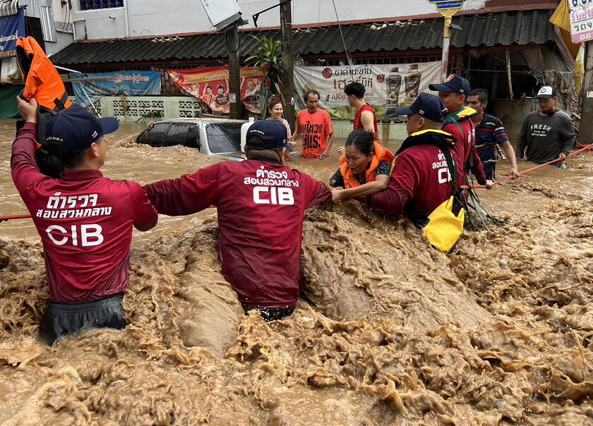 Floods from Typhoon Yagi hit provinces in northern Thailand