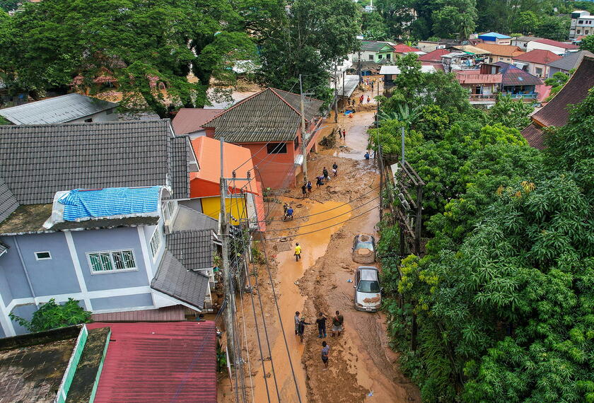 Floods from Typhoon Yagi hit provinces in northern Thailand