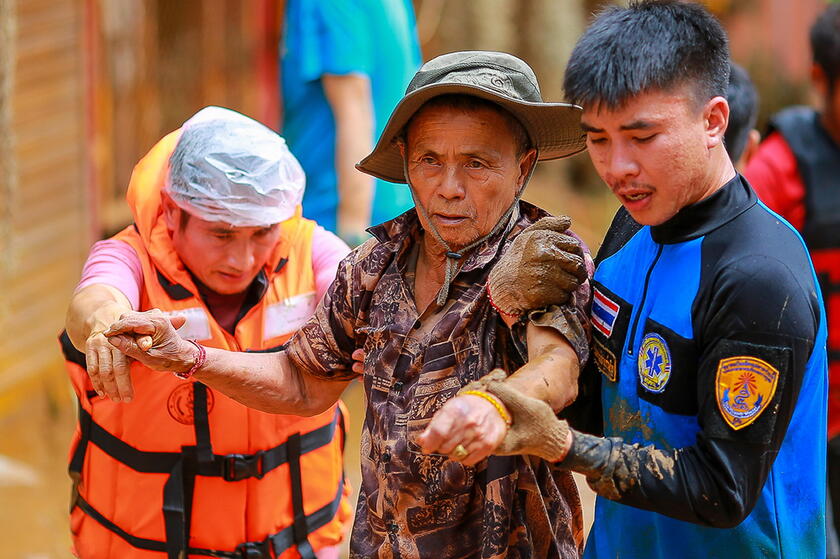 Floods from Typhoon Yagi hit provinces in northern Thailand