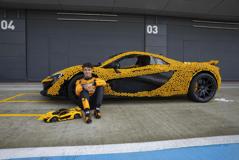 McLaren P1 LEGO Technic