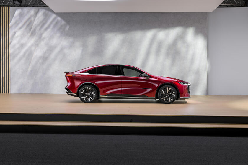 Mazda 6E, al salone di Bruxelles la nuova berlina elettrica