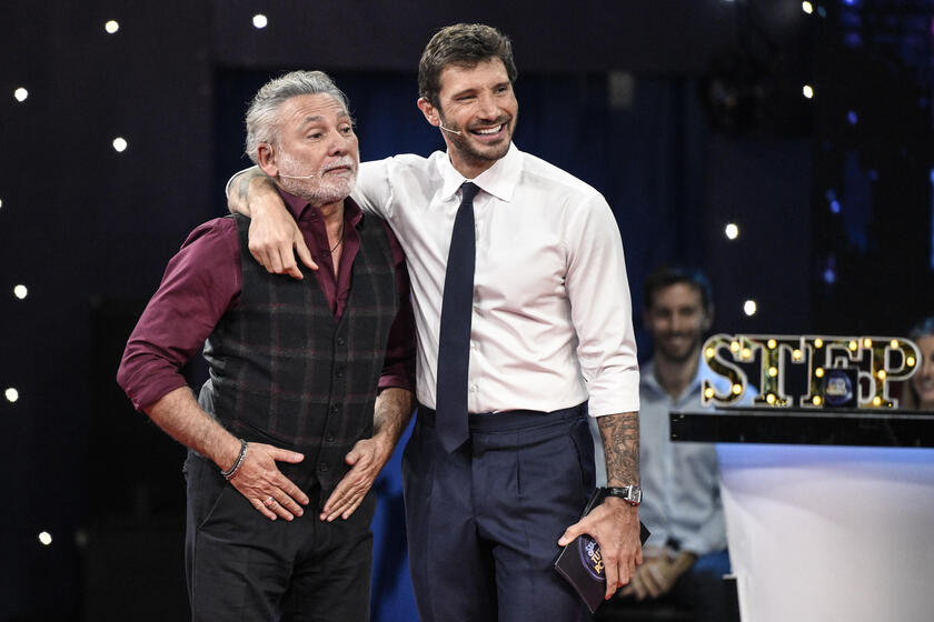 Tv: Rai 2; De Martino conduce nuova stagione di ÂStasera tutto Ãù possibileÂ