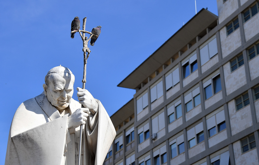 Papa Francesco ricoverato al Policlinico Gemelli