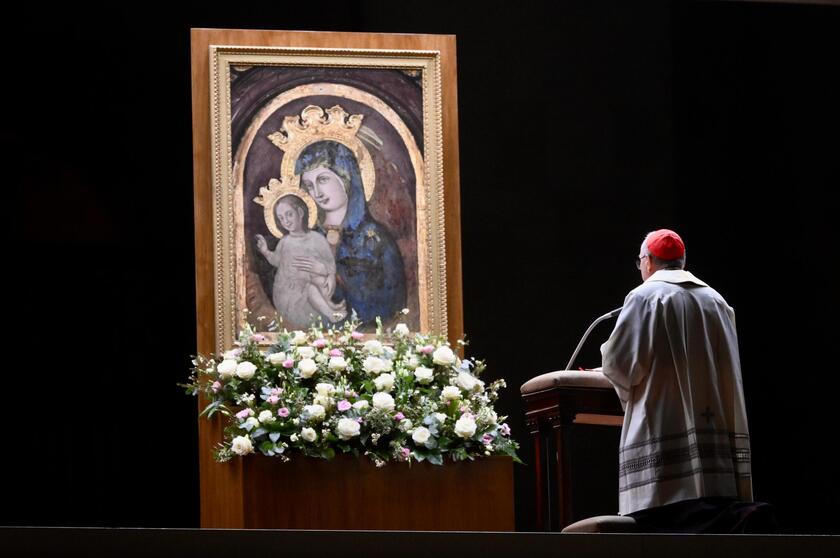 LA CHIESA PREGA PER IL PAPA, IL ROSARIO A PIAZZA SAN PIETRO