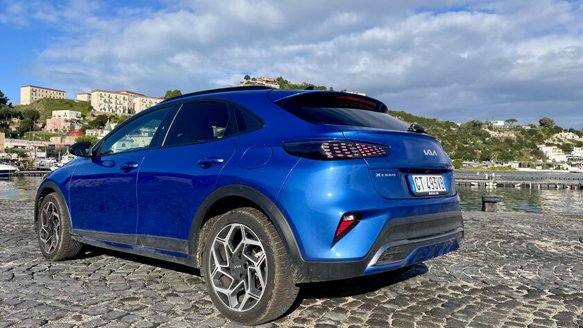 Kia XCeed, il crossover compatto che non passa inosservato